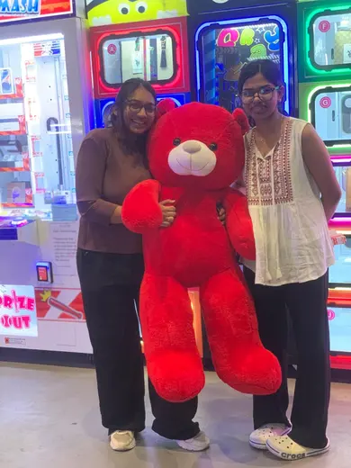 BounceUp winner with their prize